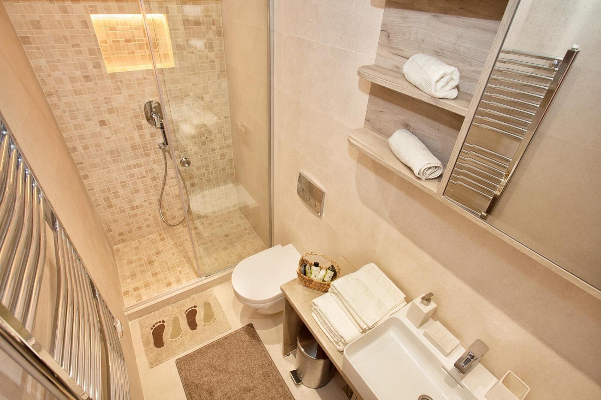 Hostgost Selected Suites - Skadarlija Square Belgrado Buitenkant foto