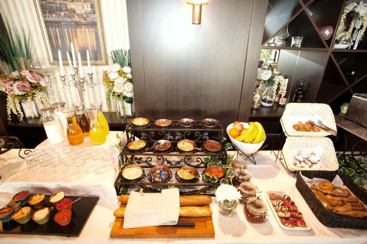 Hostgost Selected Suites - Skadarlija Square Belgrado Buitenkant foto